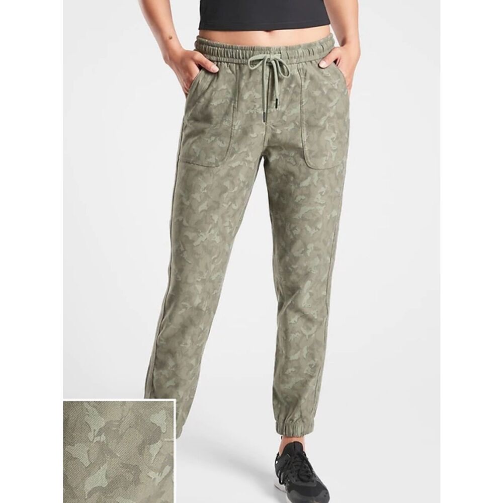 Athleta Printed Farallon Joggers Green Camo Women’s 12